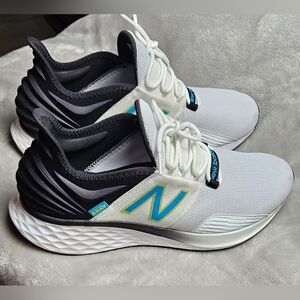 New Balance Fresh Foam Roav (MROAVWS) Men’s Size 12 – White/Black w/ Teal Accent